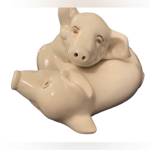 Vintage Fitz And Floyd 1976 Snuggling Nesting Pigs Salt & Pepper Shaker Set EUC - Picture 5 of 8